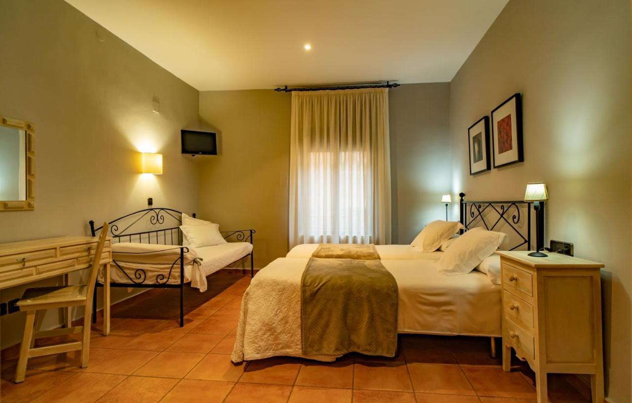 Hotel Alfonso IX (Adults Only) Caces Екстериор снимка