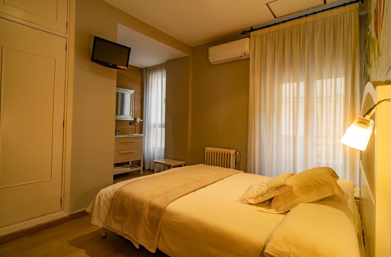 Hotel Alfonso IX (Adults Only) Caces Екстериор снимка