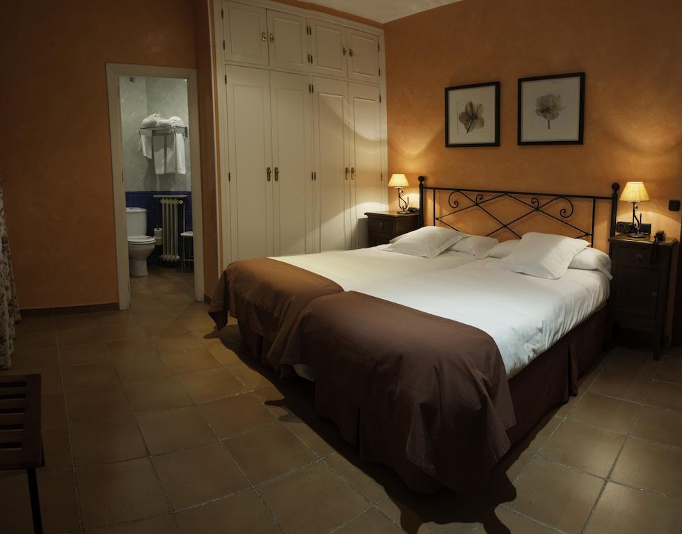 Hotel Alfonso IX (Adults Only) Caces Екстериор снимка